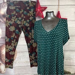 LuLaRoe XL/1X Christy top with TC2 Christmas leggings
